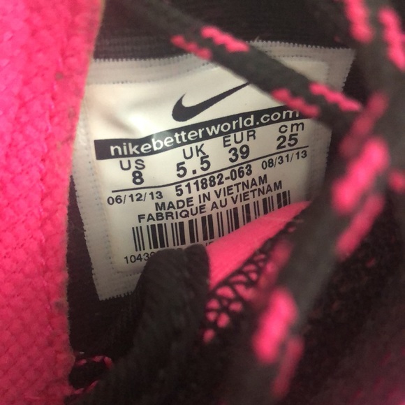 Woman’s Nike Roshe One - Picture 5 of 5